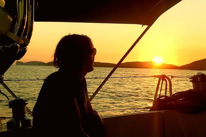 Sunset tour on a sailing boat with aperitif