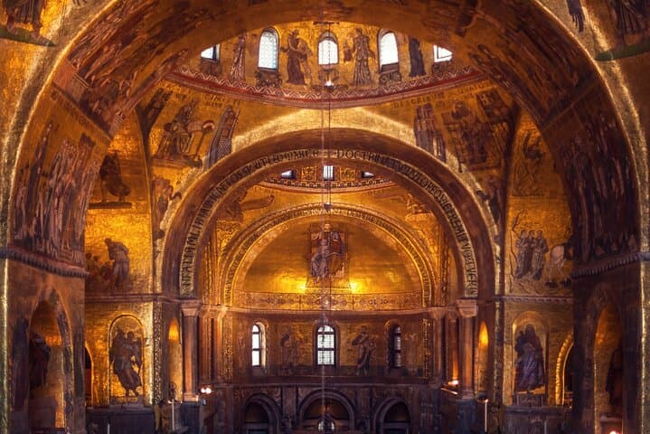 St. Mark's Basilica & Doge Palace + Murano, Burano Guided Tour