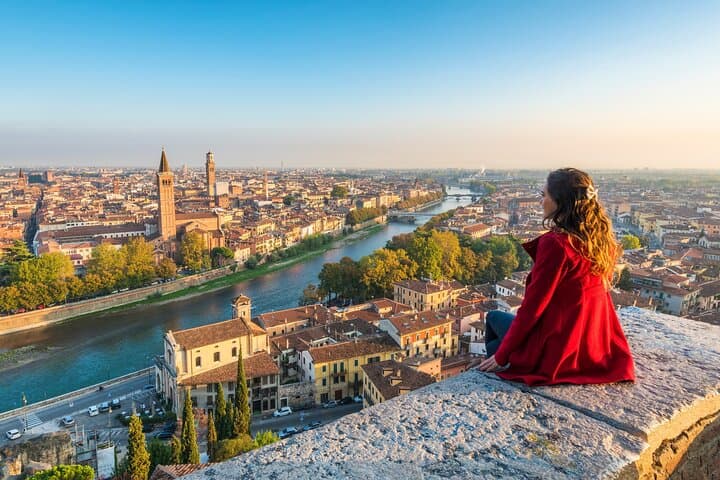 Verona: City Walk with Audio Guide in 7 Languages on your Phone