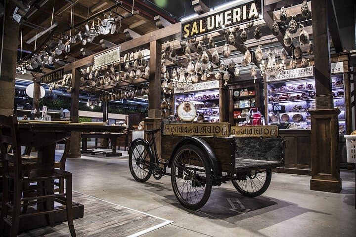 Walking Tour in Bologna