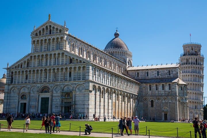 Guided Walking Tour in Pisa