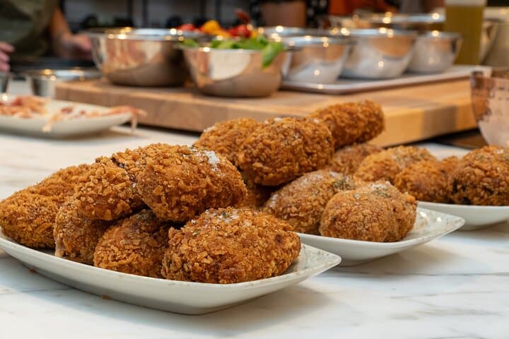 Pizza, Gelato & Suppli Cooking Class by Colosseum