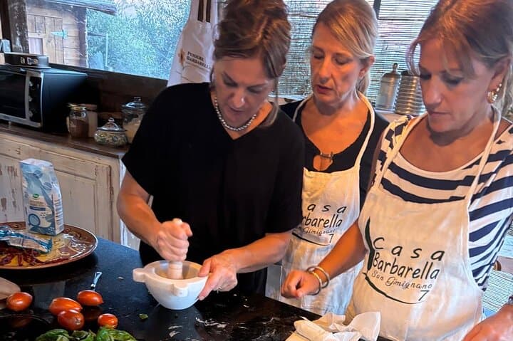 Tuscan Cooking Class with Pasta, Tiramisu & Local Wine