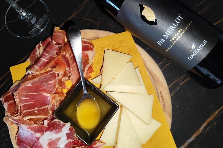 FràMerlot and cutting board
