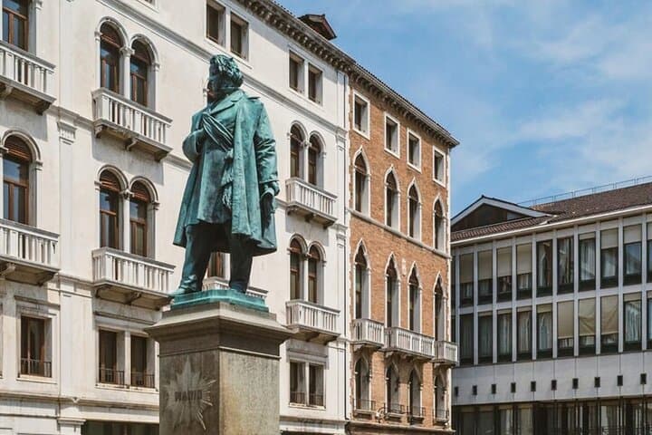 Venice: Hidden Gems Walking Tour with a Local Guide