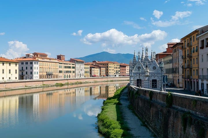 Private Pisa Discovery Walking Tour with Leaning Tower Access