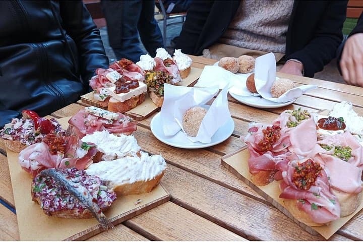 Discover Siena: Food Tasting Tour with Local Expert