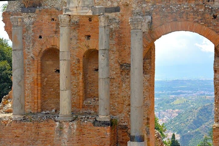 Taormina Tour with Greek Theater Ticket from Giardini Naxos port
