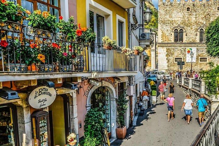 Taormina Tour with Greek Theater Ticket from Giardini Naxos port