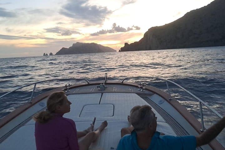 Sunset & Supper: Sorrento Cruise with Dinner Stop