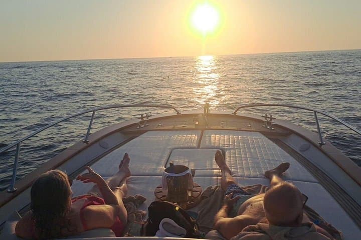 Sunset & Supper: Sorrento Cruise with Dinner Stop