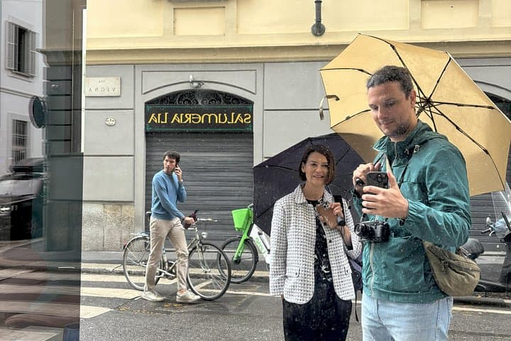 Private Milan Street Photography Walking Tour with an Artist