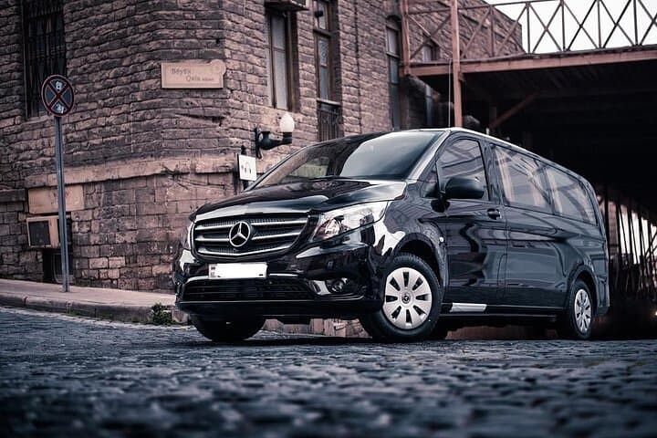 Arrival Private Transfer from Rome Train Station to Rome City