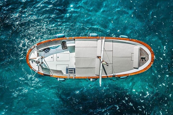 Private Gozzo Boat Tour of Capri Island