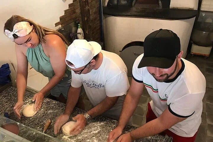 Pizza Lesson in Napoli