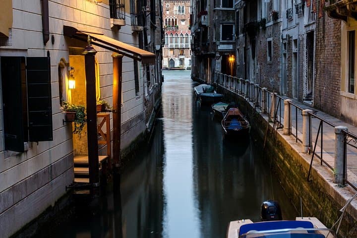 Venice Crimes, Legends & Mysteries Tour at Sunset