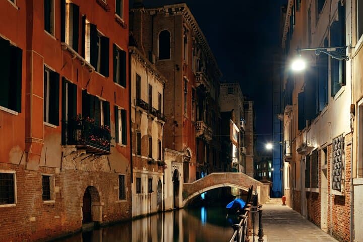 Venice Crimes, Legends & Mysteries Tour at Sunset