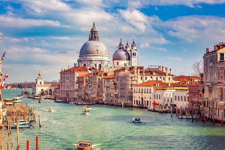 Venice: VCE Airport to City Centre (+Water Taxi) Private Transfer