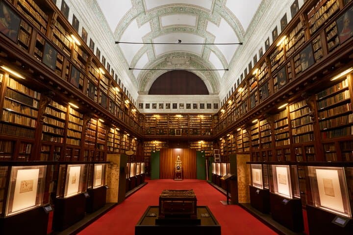 Pinacoteca Ambrosiana and da Vinci's Codex Atlanticus admission in Milan