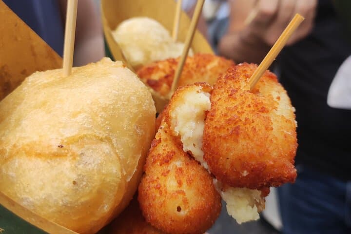 Naples' Ultimate Street Food Tour - Small Group by Do Eat Better