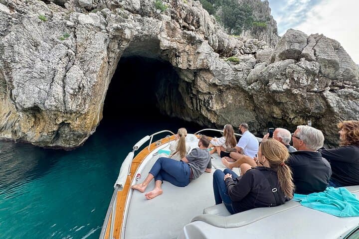 Full-Day Boat Tour to Ischia and Procida from Naples