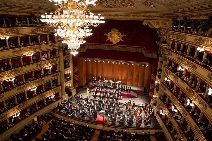 Visit to La Scala Milanese Theater and Culture + Ebook
