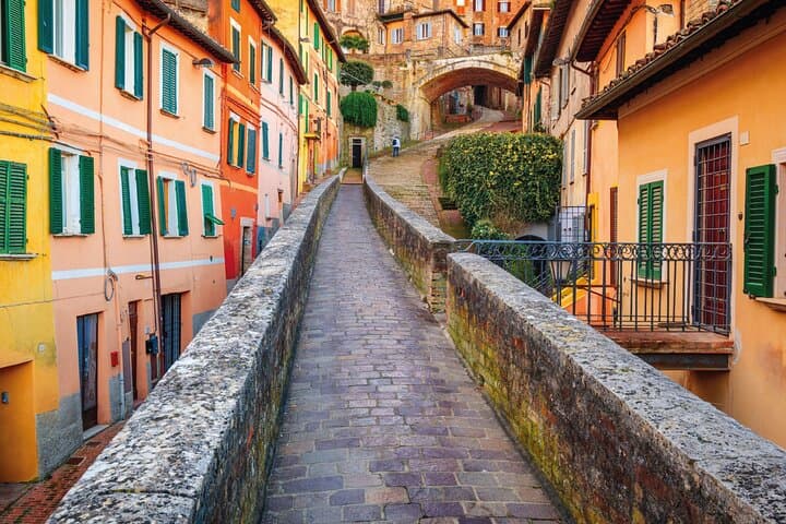 Perugia Walking Tour with Audio and Written Guide by a local