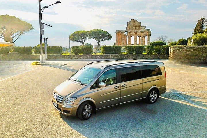 Minivan tour in paestum
