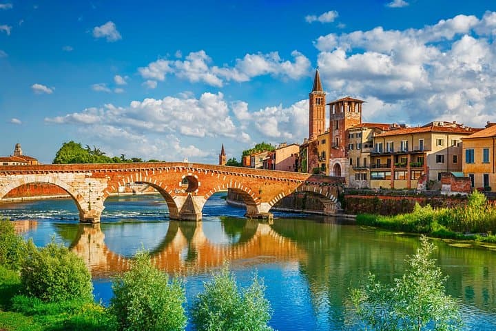 From Venice: Verona Tour and Lake Garda Cruise