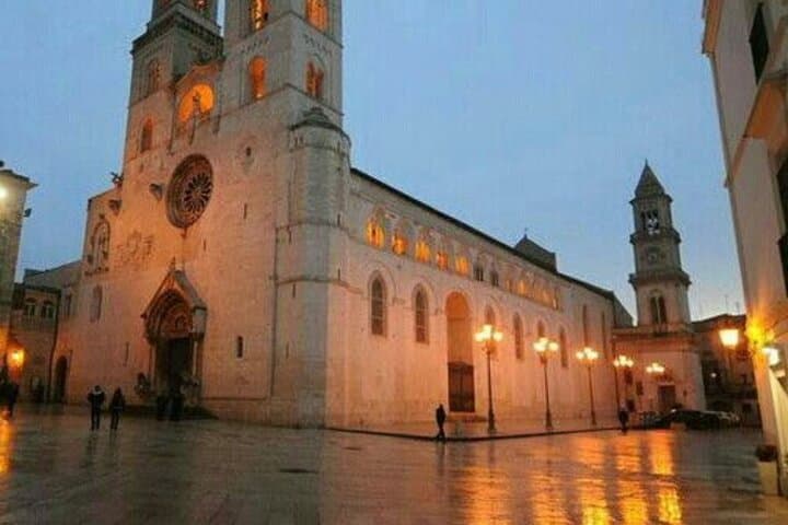 Evening tour among the Apulian beauties Matera and Altamura