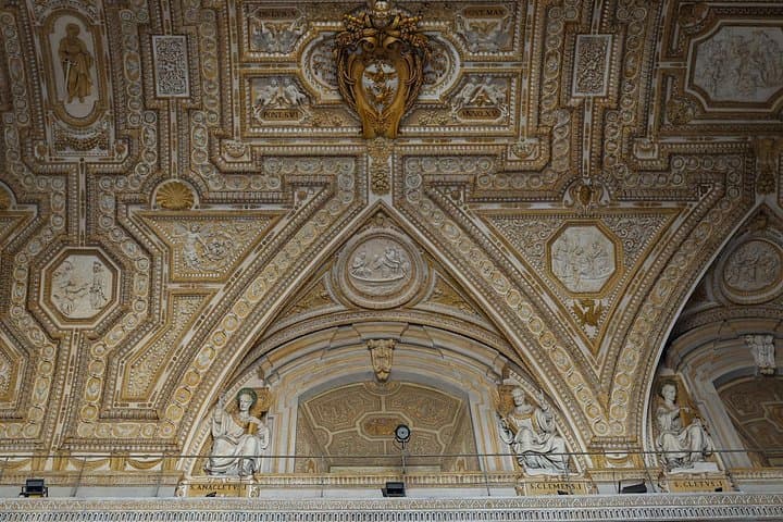 Rome: St. Peter’s Basilica Tour, La Pietà, Papal Tombs and Dome