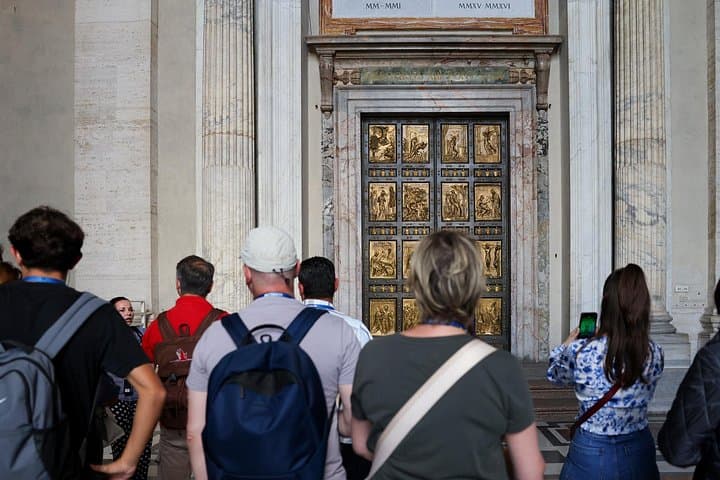 Rome: St. Peter’s Basilica Tour, La Pietà, Papal Tombs and Dome