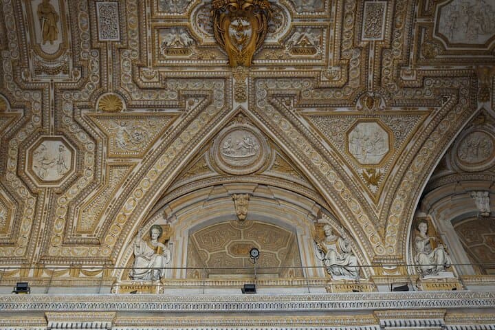 Rome: St. Peter’s Basilica & Underground Tombs Tour
