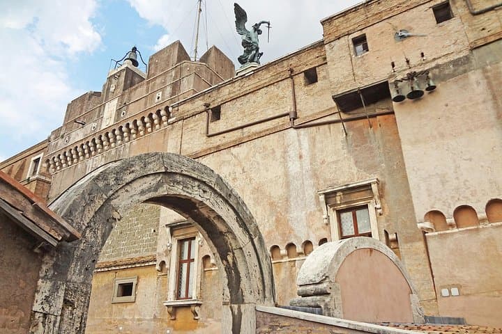 Castle Sant'Angelo Hadrian's Tomb Private Guided Tour with Maria