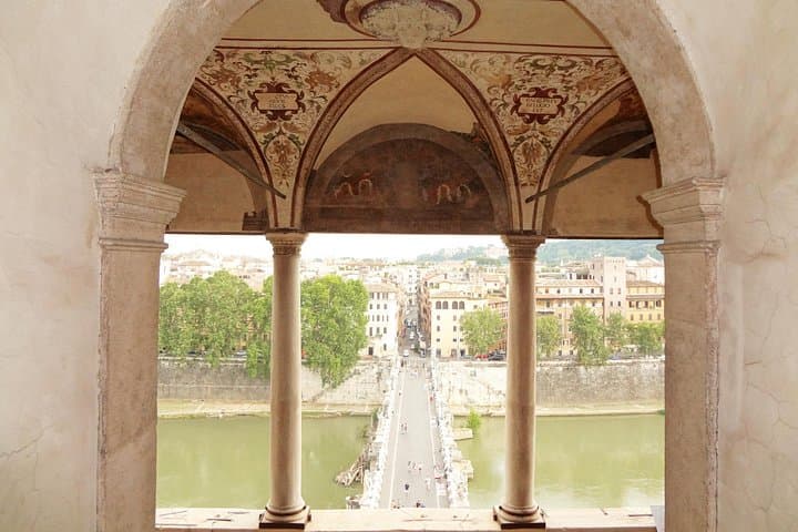Castle Sant'Angelo Hadrian's Tomb Private Guided Tour with Maria