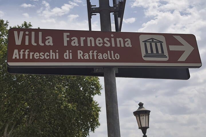 Villa Farnesina and Raphael's Works Private Guided Tour by Maria