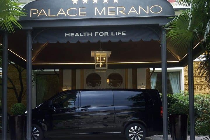 taxi / transfer service to and from airports