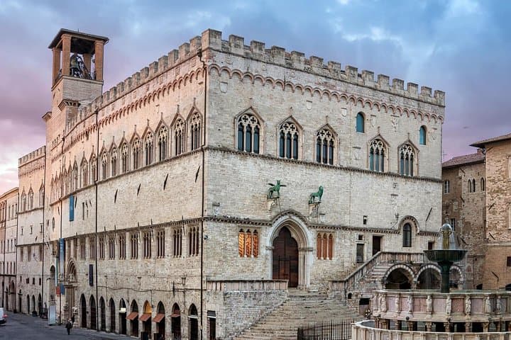 Perugia Self-Guided City Walking Tour & Scavenger Hunt