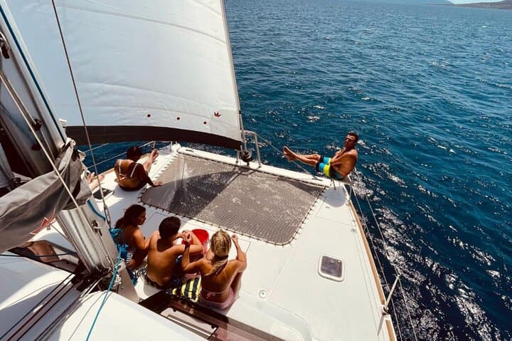 From Stintino: 3-hour catamaran tour with aperitif off La Pelosa