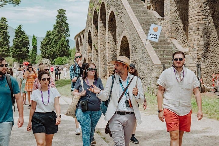 Pompeii in 2 Hours with Archaeologist & Amphitheatre Visit