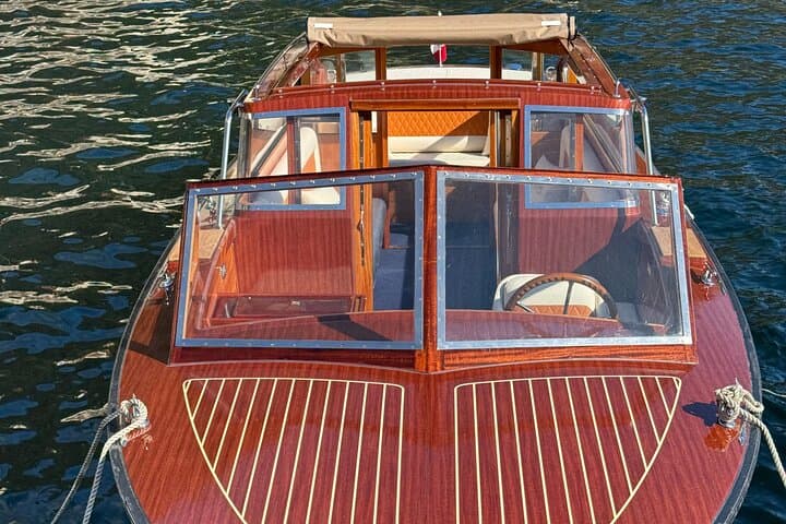 Private Boat Tour on Lake Como with Venetian Limousine