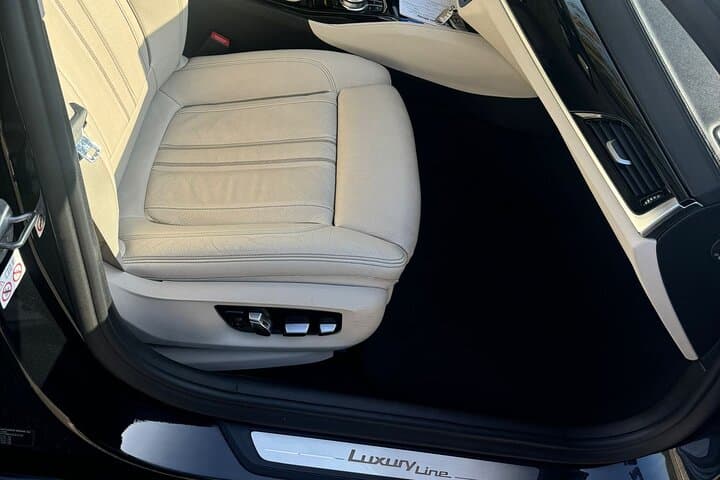 Luxury Private day Transfer from Malpensa Airport to Milan center