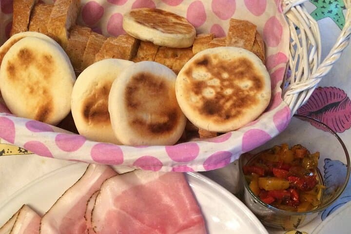 Bologna Bites & Stories: A Tasty City Adventure with a Local