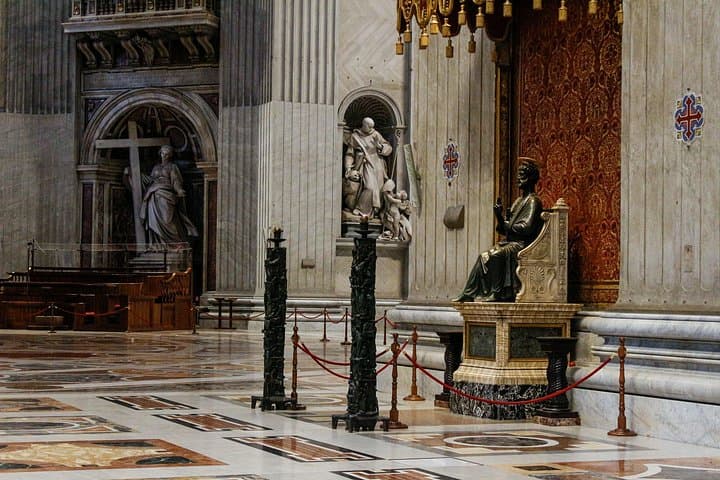 Vatican and St Peter Basilica Guided Tour With Dome