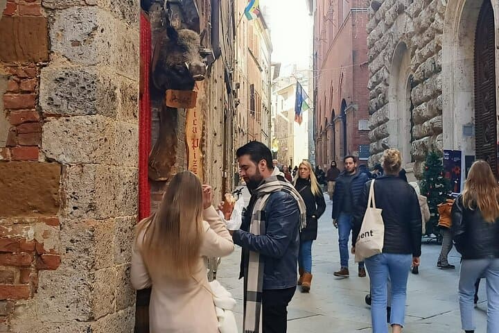 Siena walking tour with Gelato & Prosecco