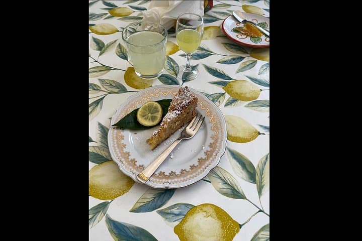 A sweet and lemony moment at the end. Join us to enjoy our citrus cake, organic lemonade and Limoncello, you won't regret it!