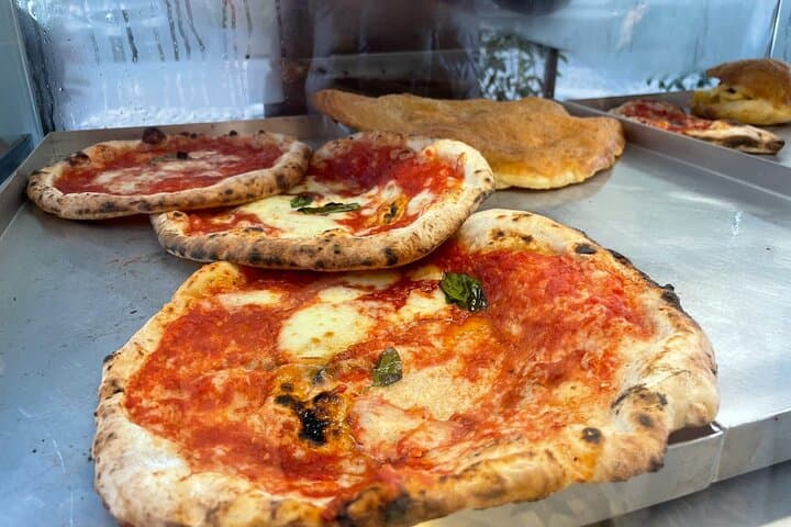Naples: Street Art, Wine and Food Walking Tour