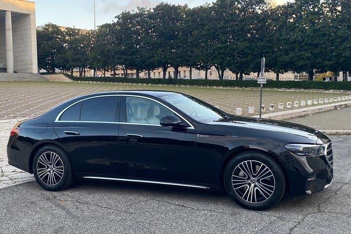Serravalle Designer Outlet Private Luxury Transfer from/to Milan