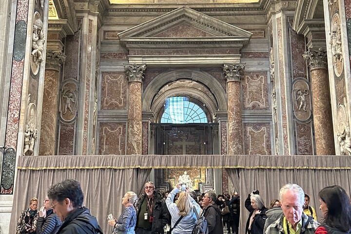 St Peter’s Basilica Tour with Official tour Guides