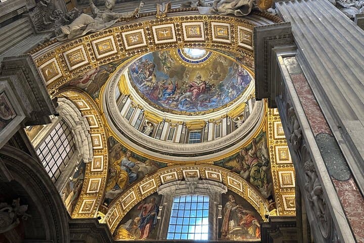 St Peter’s Basilica Tour with Official tour Guides
